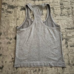 Lululemon crop tank